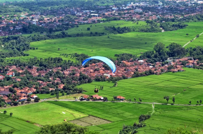 Paralayang Gunung Panten